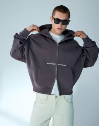 Kurzes Sweatshirt mit Reißverschluss und Print in Boxy-Fit – Sweatshirts und Hoodies