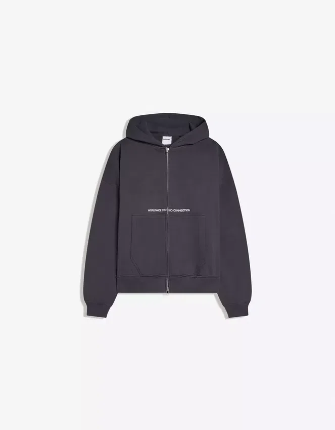 Kurzes Sweatshirt mit Reißverschluss und Print in Boxy-Fit – Sweatshirts und Hoodies Kurzes Sweatshirt mit Reißverschluss und Print in Boxy-Fit – Sweatshirts und Hoodies