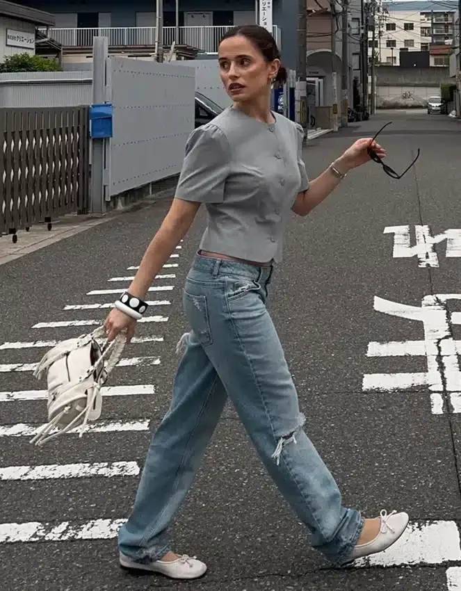 Zerrissene Low-Rise-Jeans mit Straight-Bein Zerrissene Low-Rise-Jeans mit Straight-Bein