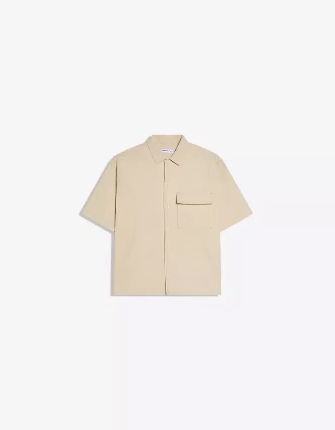 Kurzärmeliges Shirt mit gerader Fit-Passform – Shirts Kurzärmeliges Shirt mit gerader Fit-Passform – Shirts