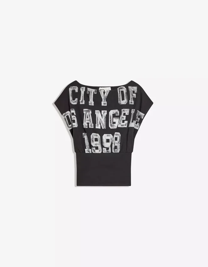 Kurzärmeliges T-Shirt mit asymmetrischem Print Kurzärmeliges T-Shirt mit asymmetrischem Print