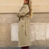 Langer Trenchcoat mit Gürtel Langer Trenchcoat mit Gürtel