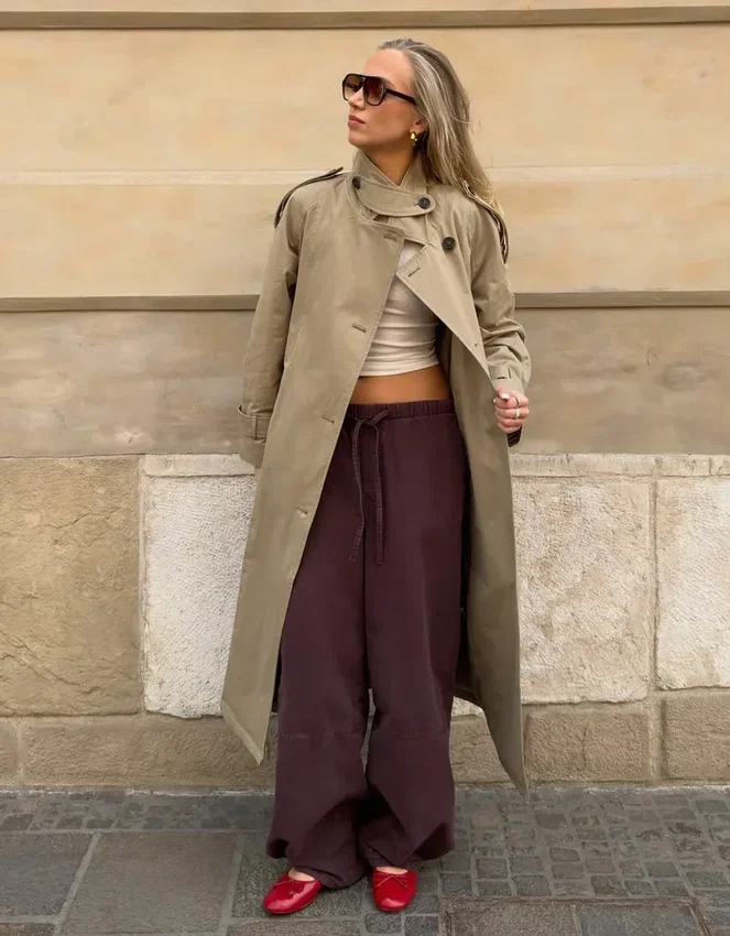Langer Trenchcoat mit Gürtel Langer Trenchcoat mit Gürtel