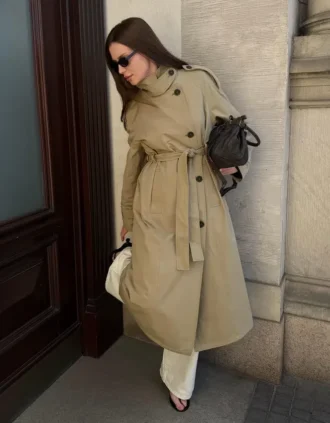 Langer Trenchcoat mit Gürtel – Jacken und Mäntel Langer Trenchcoat mit Gürtel – Jacken und Mäntel