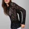 Langärmiges T-Shirt aus blonder Spitze mit Rüschen