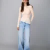 Langärmiges T-Shirt aus blonder Spitze mit Rüschen