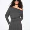 Langärmliges Minikleid mit Schärpe