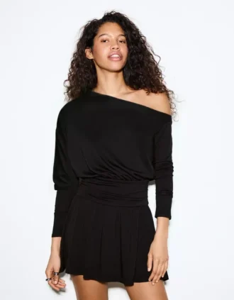 Langärmliges Minikleid mit Schärpe