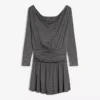 Langärmliges Minikleid mit Schärpe