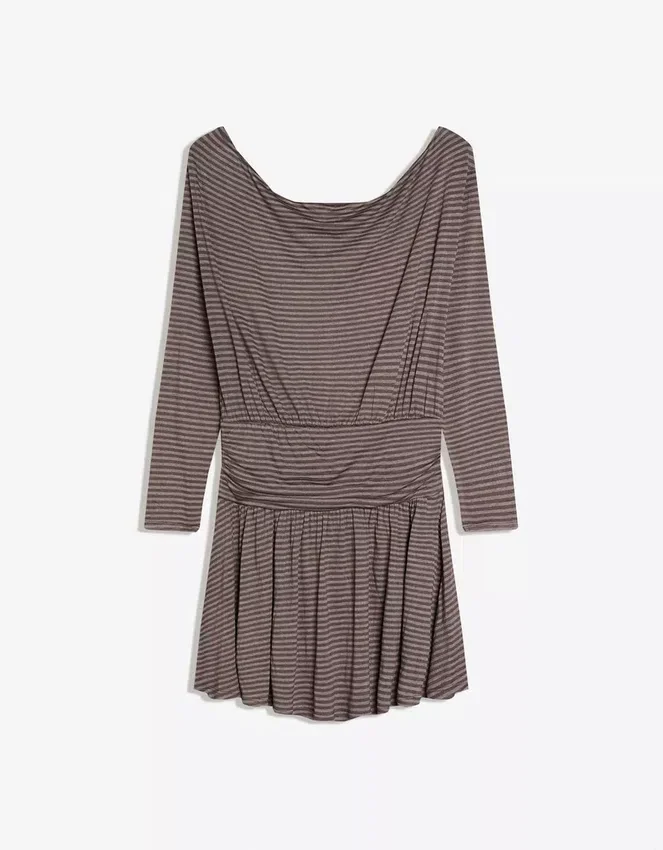 Langärmliges Minikleid mit Schärpe – Kleider und Overalls Langärmliges Minikleid mit Schärpe – Kleider und Overalls