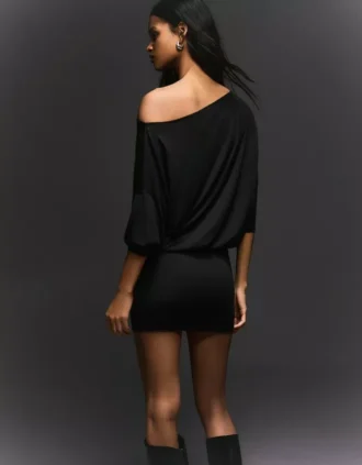 Langärmliges Minikleid mit tailliertem Rock