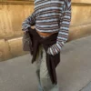 Boyfriend-Jeans mit Nieten und niedriger Leibhöhe