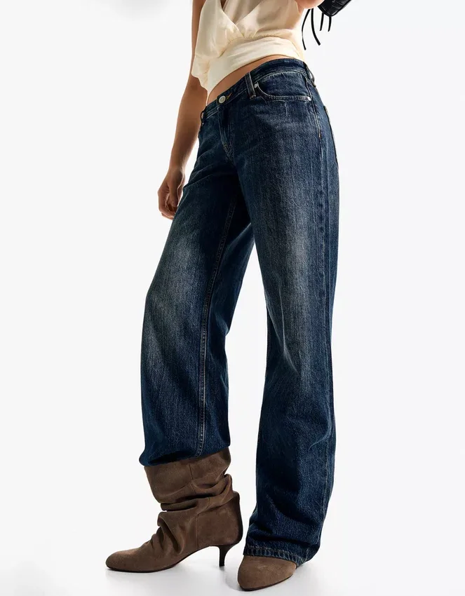 Low-Rise-Jeans mit geradem Bein – Hose Low-Rise-Jeans mit geradem Bein – Hose