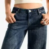 Low-Rise-Jeans mit geradem Bein – Hose Low-Rise-Jeans mit geradem Bein – Hose