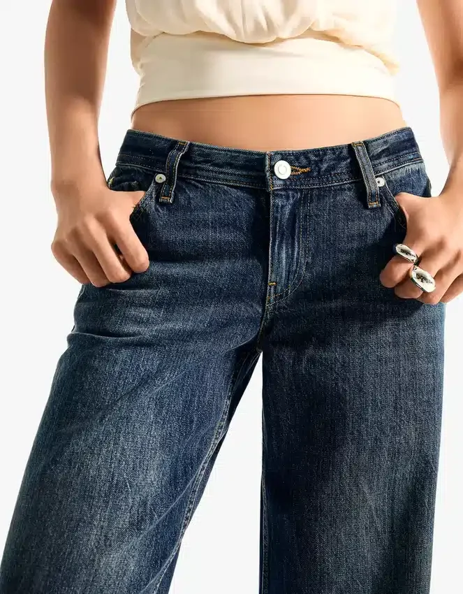 Low-Rise-Jeans mit geradem Bein – Hose Low-Rise-Jeans mit geradem Bein – Hose