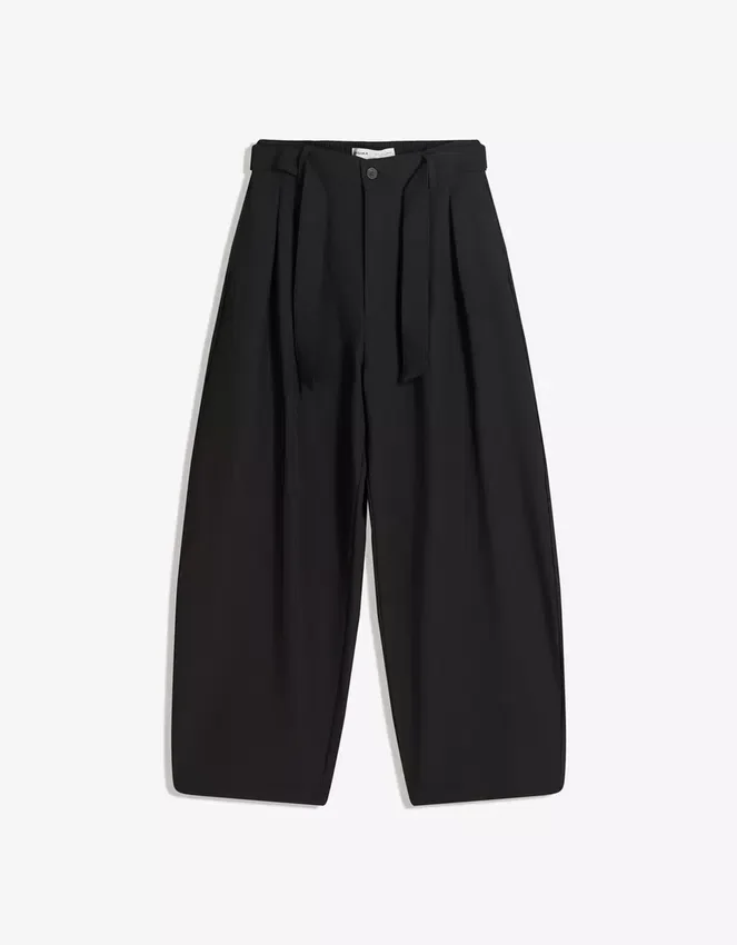 Maßgeschneiderte Barrel-Hose mit Gürtel – Hosen Maßgeschneiderte Barrel-Hose mit Gürtel – Hosen