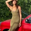 Midi-Kleid mit Neckholder Midi-Kleid mit Neckholder