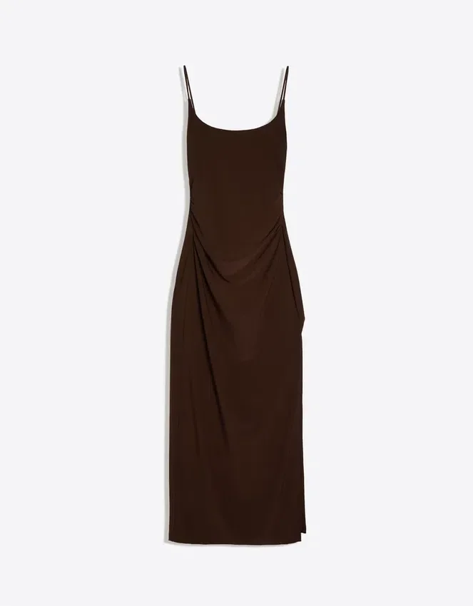 Midi-Kleid mit Rüschen und Trägern Midi-Kleid mit Rüschen und Trägern