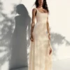 Midi-Kleid mit Spitzenbesatz Midi-Kleid mit Spitzenbesatz