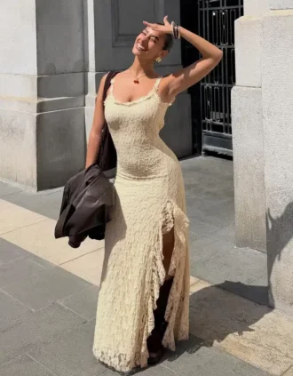 Midi-Kleid mit Spitzenbesatz Midi-Kleid mit Spitzenbesatz