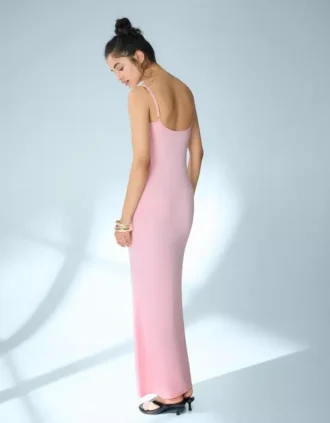 Midi-Kleid mit Trägern und Raffungen – Kleider und Overalls