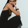 Midi-Kleid mit Trägern und Spitze – Kleider und Overalls