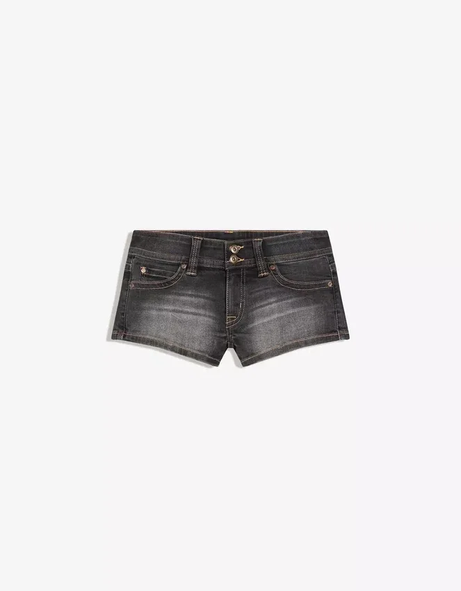 Mini-Denim-Shorts Mini-Denim-Shorts