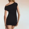 Minikleid mit Gürtel – Kleider und Overalls Minikleid mit Gürtel – Kleider und Overalls