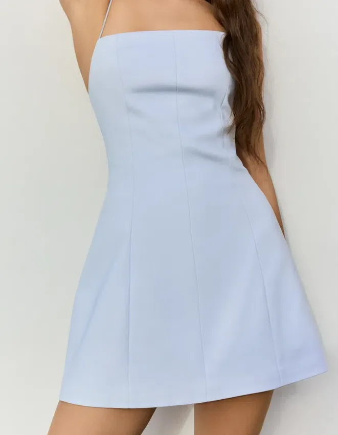 Minikleid mit Schleife am Rücken Minikleid mit Schleife am Rücken