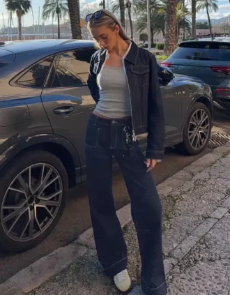 Nahtlose High-Waist-Jeans mit Wide Leg und Taschen – Hosen – Damen