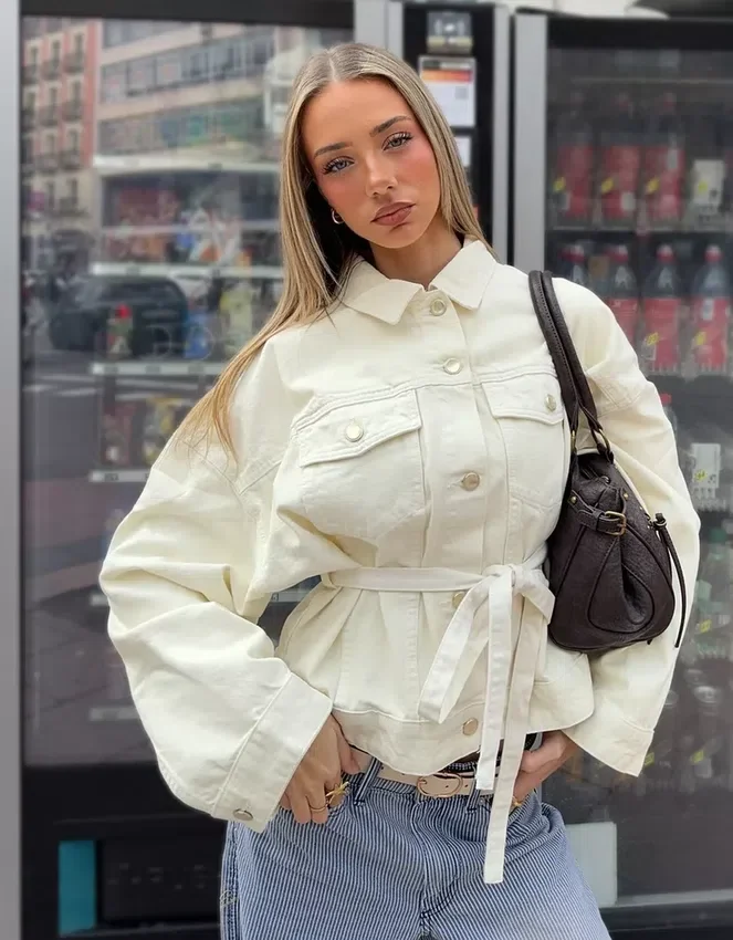 Oversize-Denim-Jeansjacke – Jacken und Trenchcoats Oversize-Denim-Jeansjacke – Jacken und Trenchcoats