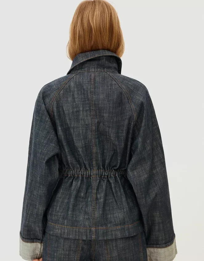 Oversize-Denim-Jeansjacke mit Struktur – Jacken und Trenchcoats Oversize-Denim-Jeansjacke mit Struktur – Jacken und Trenchcoats