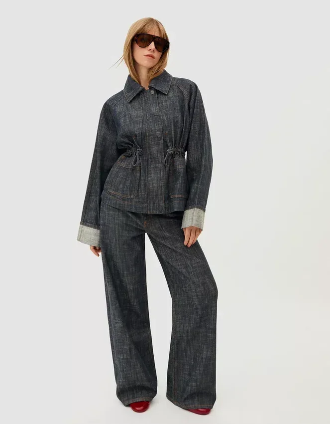 Oversize-Denim-Jeansjacke mit Struktur – Jacken und Trenchcoats Oversize-Denim-Jeansjacke mit Struktur – Jacken und Trenchcoats