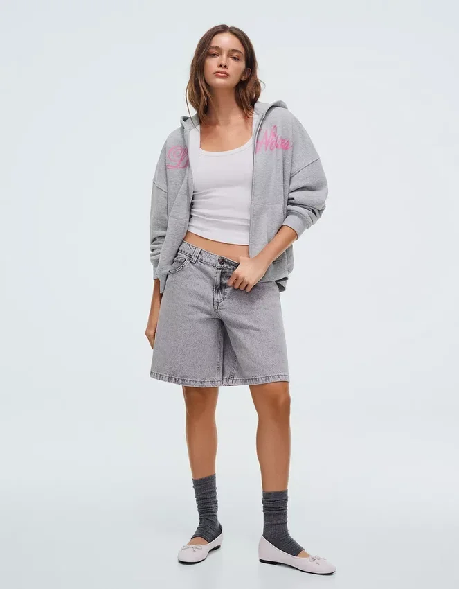 Oversize-Hoodie mit Reißverschluss und Aufdruck Oversize-Hoodie mit Reißverschluss und Aufdruck