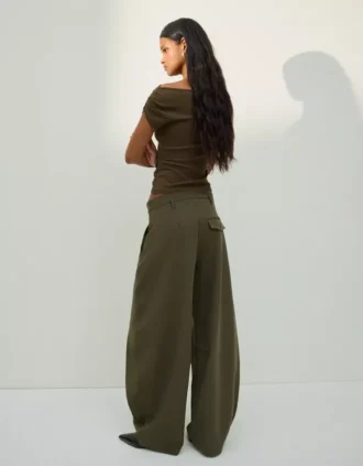 Plissee-Hose mit Doppelknopf – Hose