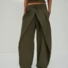Plissee-Hose mit Doppelknopf – Hose