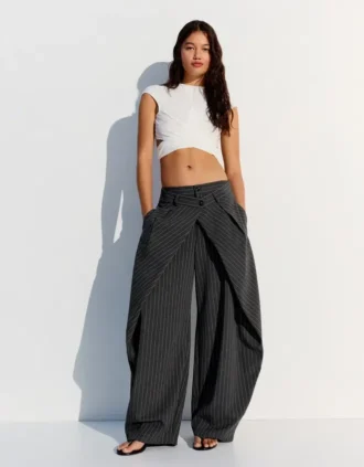 Plissee-Hose mit Doppelknopf – Hosen – Damen