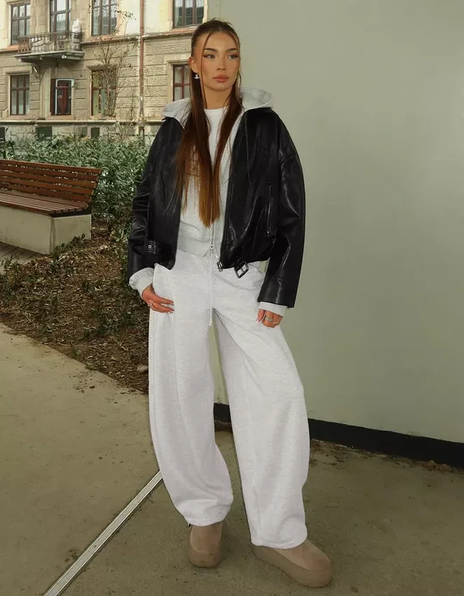 Plüsch-Hose mit Stoppern – #Bershkastyle – Damen Plüsch-Hose mit Stoppern – #Bershkastyle – Damen