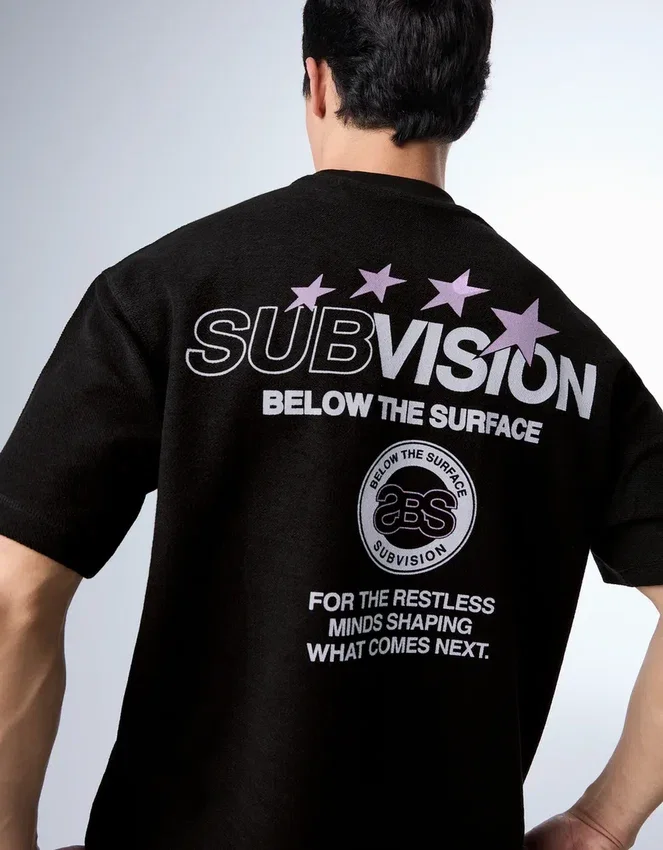 Plüsch-T-Shirt mit Aufdruck – T-Shirts und Poloshirts Plüsch-T-Shirt mit Aufdruck – T-Shirts und Poloshirts