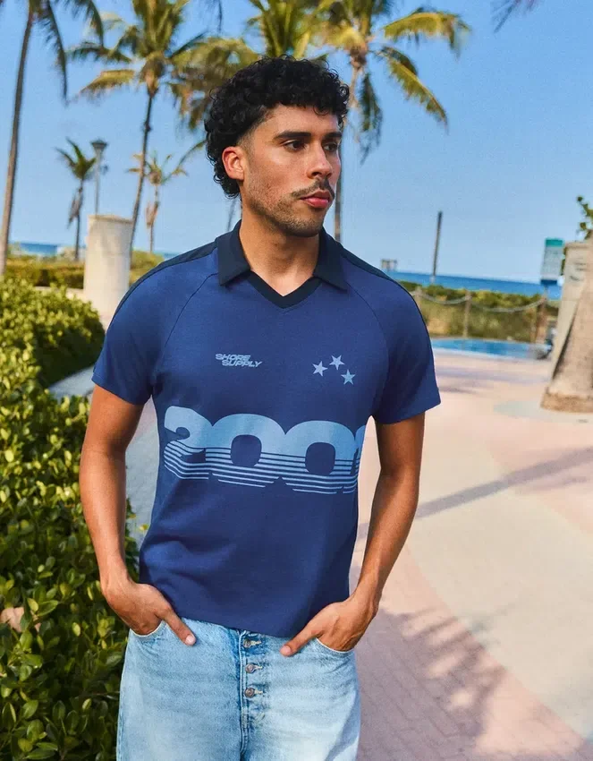 Polohemd mit Retro-Print – Bershka Lovers Polohemd mit Retro-Print – Bershka Lovers