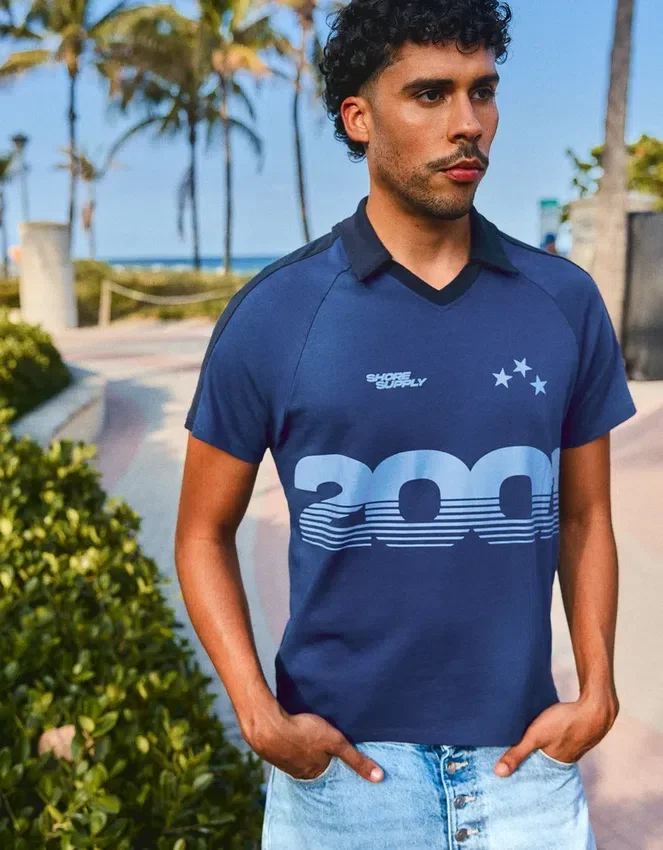 Polohemd mit Retro-Print – Bershka Lovers Polohemd mit Retro-Print – Bershka Lovers