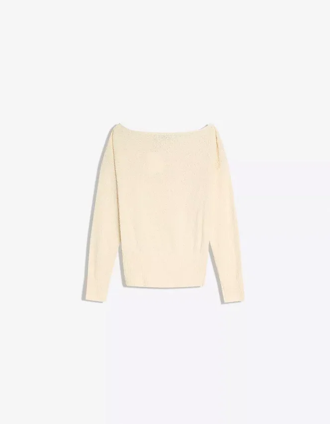 Pullover mit asymmetrischem Ausschnitt Pullover mit asymmetrischem Ausschnitt