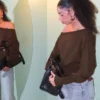 Pullover mit asymmetrischem, geripptem Saum Pullover mit asymmetrischem, geripptem Saum