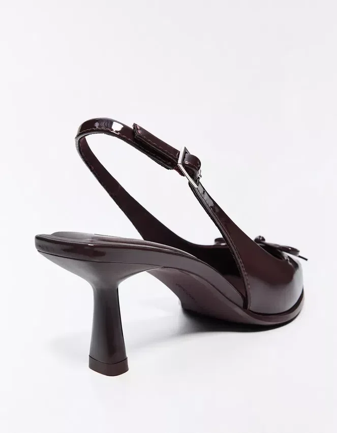Rückenfreier Schuh mit Kitten-Heel – High Heels Rückenfreier Schuh mit Kitten-Heel – High Heels