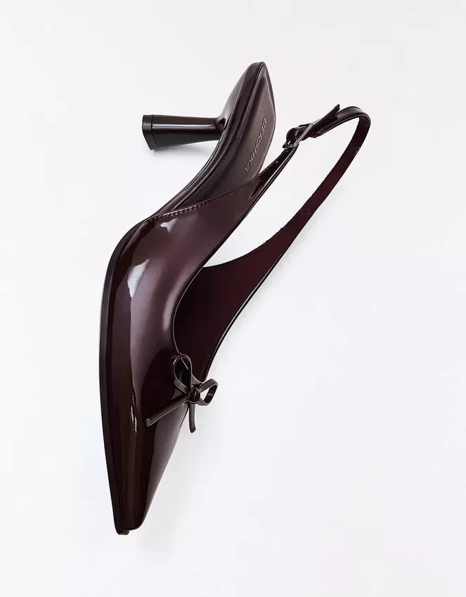 Rückenfreier Schuh mit Kitten-Heel – High Heels Rückenfreier Schuh mit Kitten-Heel – High Heels