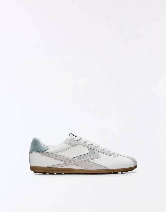 Retro-Sneaker mit dünner Sohle Retro-Sneaker mit dünner Sohle