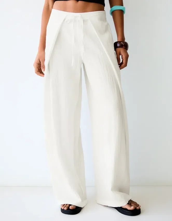 Rustikale Hose mit Wide Leg und Falten Rustikale Hose mit Wide Leg und Falten