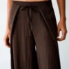 Rustikale Hose mit Wide Leg und Falten Rustikale Hose mit Wide Leg und Falten