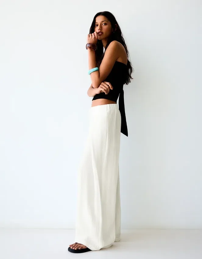 Rustikale Hose mit Wide Leg und Falten Rustikale Hose mit Wide Leg und Falten