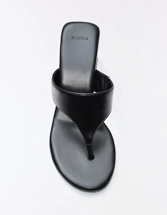 Sandalen mit Keilabsatz – Damen Sandalen mit Keilabsatz – Damen